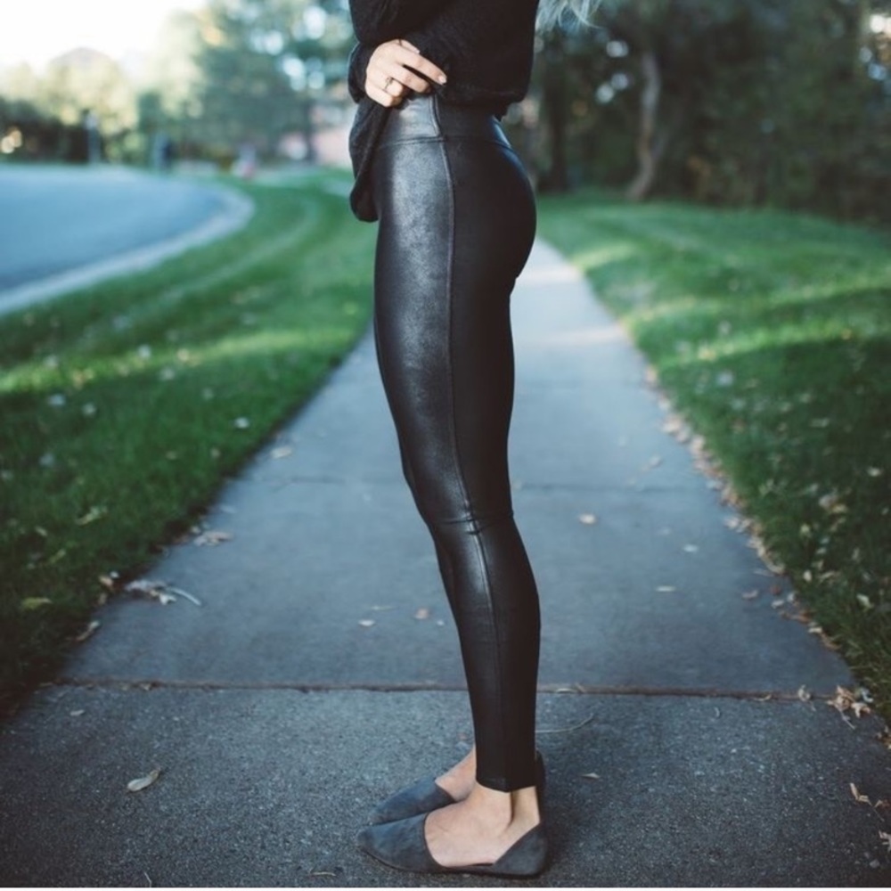 NWT BLACK SPANX LEATHER LEGGINGS BLOGGER FAVE SOLD OUT M - Picture 3 of 9